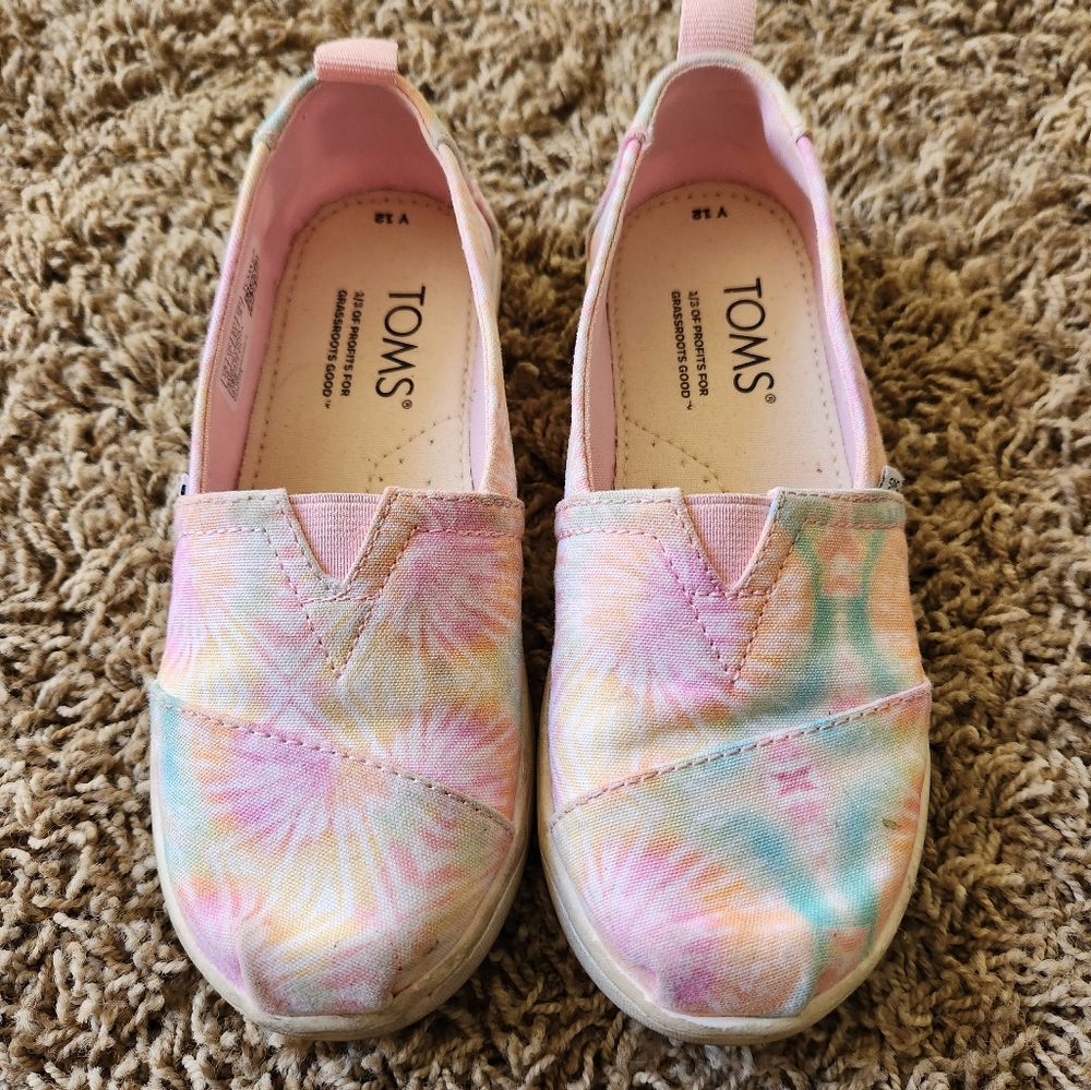 Girls Toms shoes